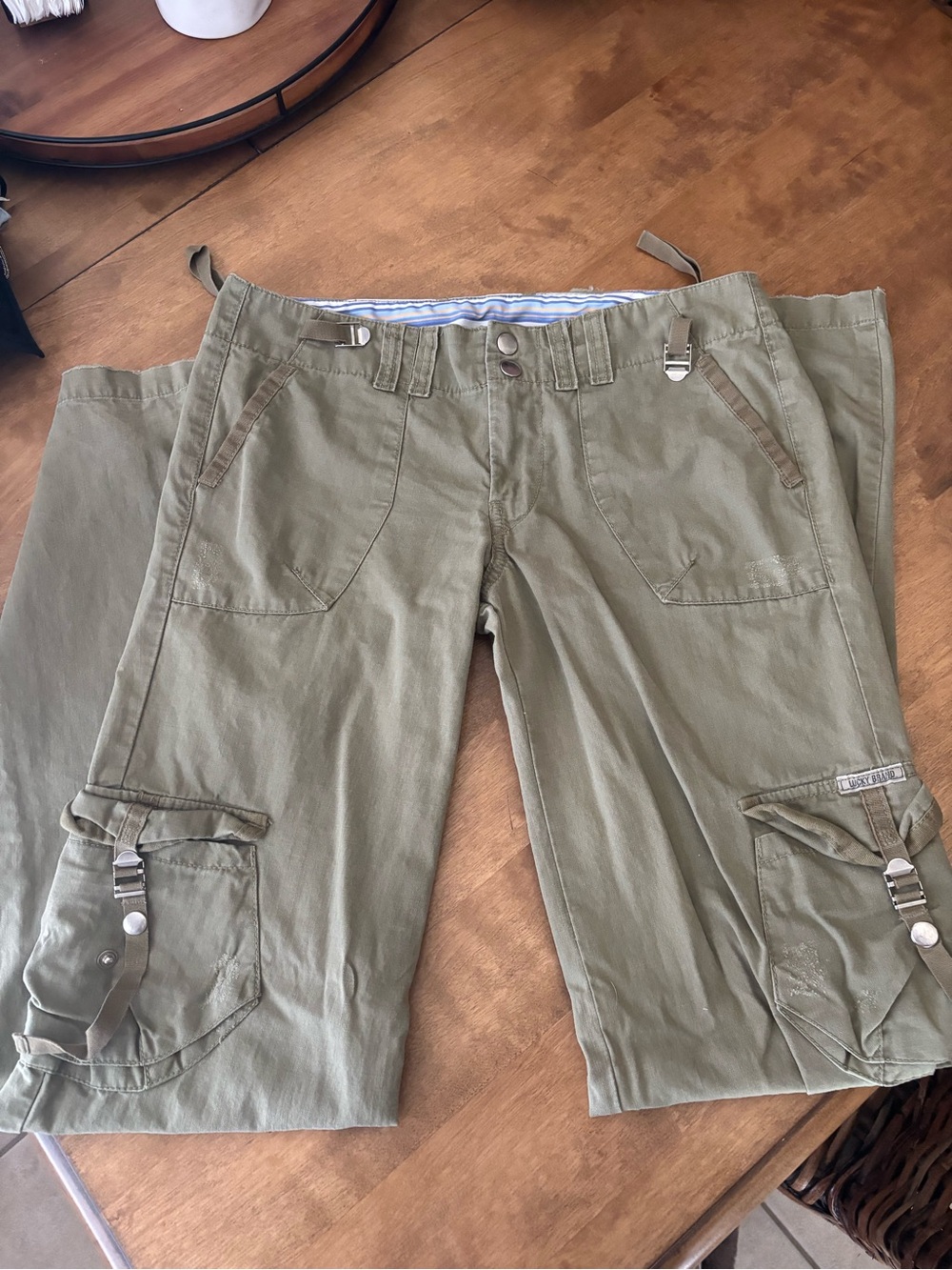 Low Rise early 2000’s Olive Green Cargo Pants